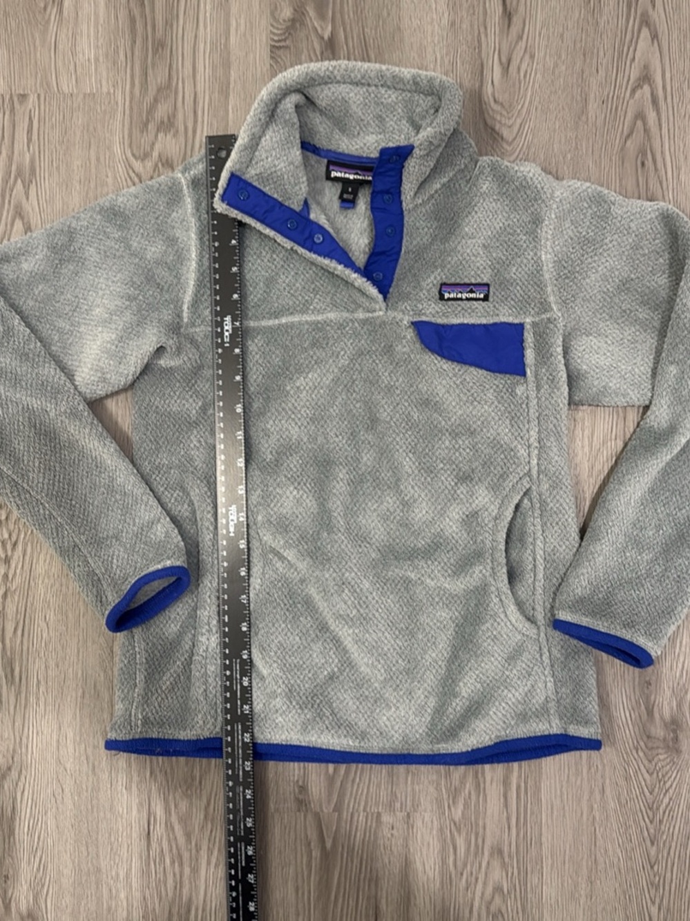 Patagonia ' Women’s Gray Fleece Pullover with Blue Trim